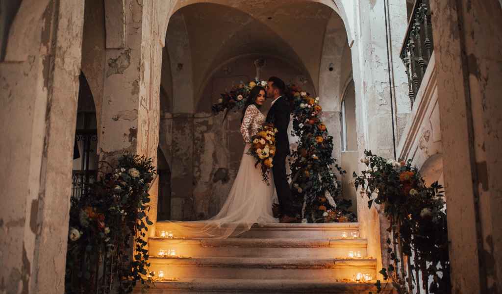 Intimna poroka mladega para v boho stilu, v dvorcu Novo Celje v Žalcu. Foto: JS Oblikovanje